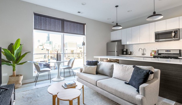 Smart River West 2BR w/ W/D next to L, by Blueground