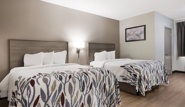 Smart Saver’s Choice: 2 Family-friendly Units! FREE Parking and Breakfast Onsite