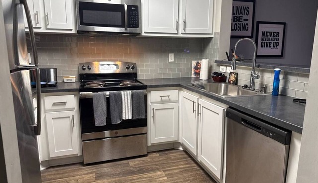 Smart, Stylish Apartment , Alexa & Purple Mattress