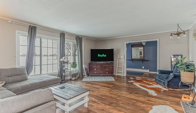 Smart TVs I Fenced Yard I Nature Views I Spacious
