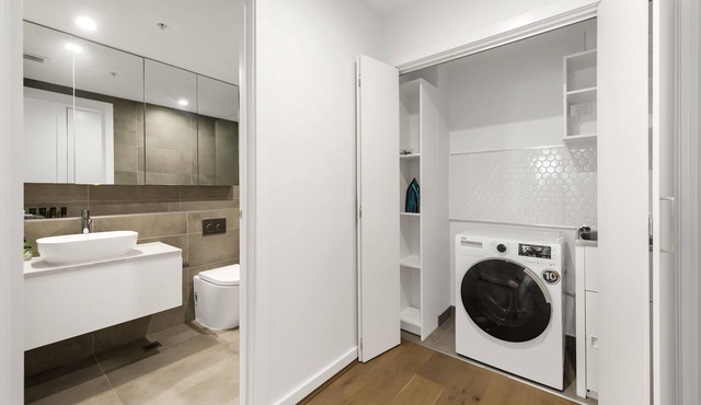 Smart Two Bedroom & Bathroom Fun and Friendly Fully Equipped Apartment