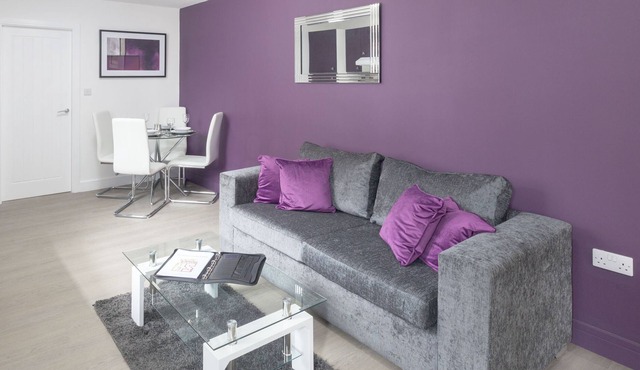 SmartApart - 2 Bedroom Serviced Apartment