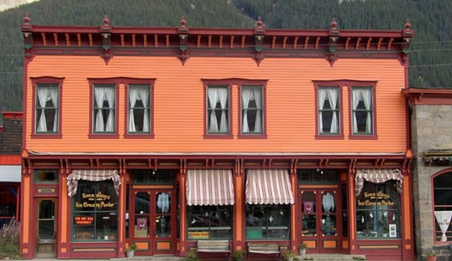 Smedley's Suites