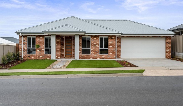 Smiggins Stays - Spacious and Stylish