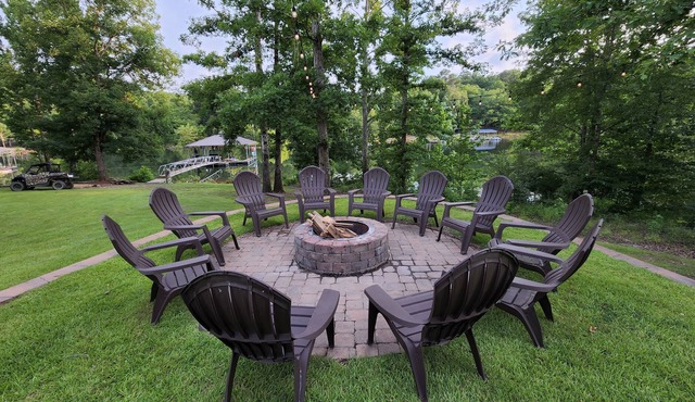 Smith Lake Enjoyment Awaits!