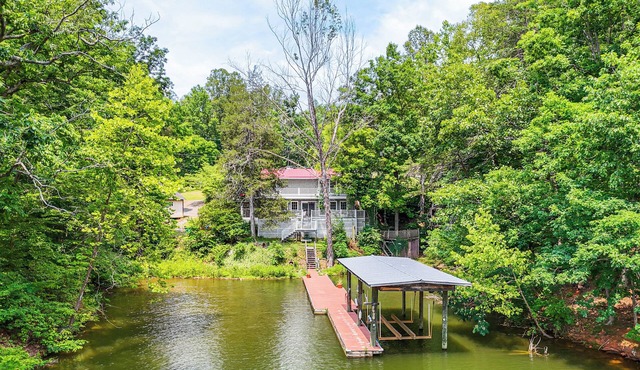 Smith Mountain Lake Cottage w/Dock + Fire Pit!