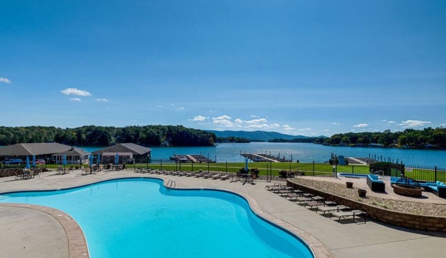 Smith Mountain Lake Studio | Pool, Beach & Trails