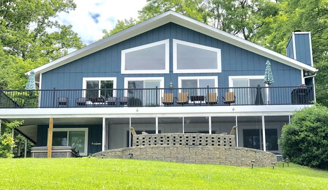 Smith Mountain Lake Water Front Hot Tub Kayaks Paddle Boards Pedal Boat