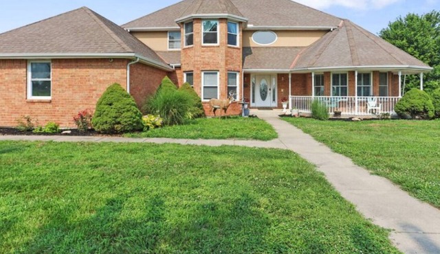 Smithville Lakehouse Country Living up to 15 guests!