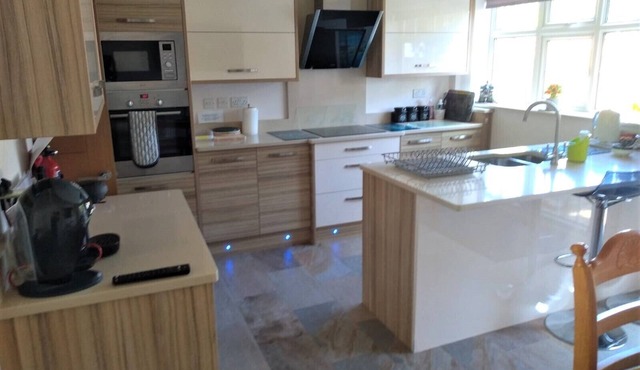 Smitten cottage 6 guest Rhyl