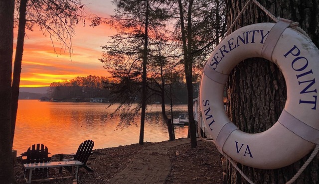 SML Lake Cabin Serenity Point: Relax, Paddle, Campfires, Sunrise Views, Unplug