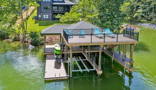 SML Sunset Escape~7 Bedroom/5 Bath~Sleeps 18~Hot Tub~Fire Pit~Private 2 Slip Dock~Pet Friendly