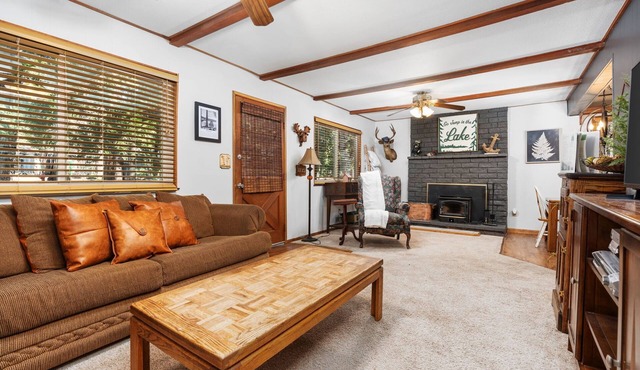 Smoke Tree | Newly Updated Cozy Cabin Retreat