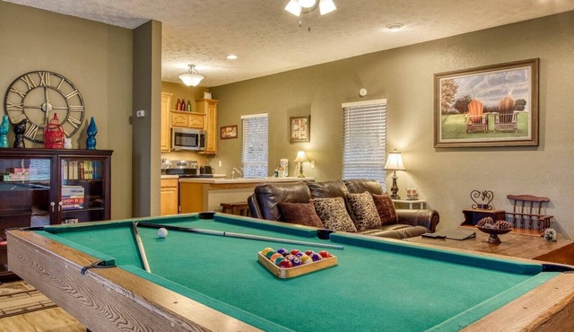 Smokey SPECiAL! Private Creekside cabin - Couples/Families