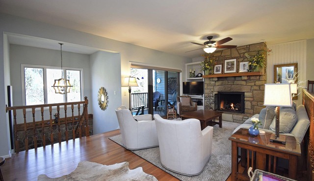 Smokies 2 | Fireplace, Restaurant, Pool, Spa