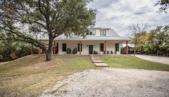 Smoky Hill Ranch, 8 Acres, 2 Homes, Events, Sport Court, Fishing, & Fire Pits