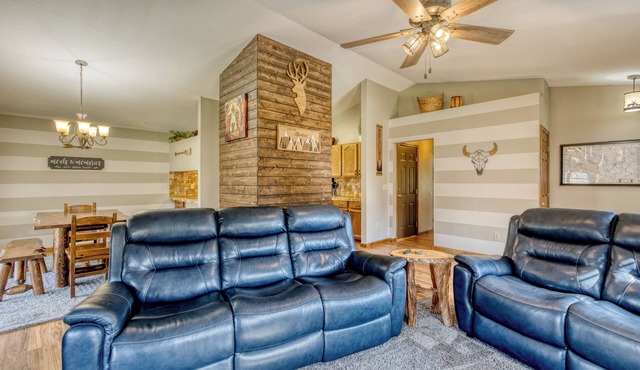 Smoky Mountain Bliss - Waterfront, Hot Tub, Game Room, Fire Pit, & Near Casino