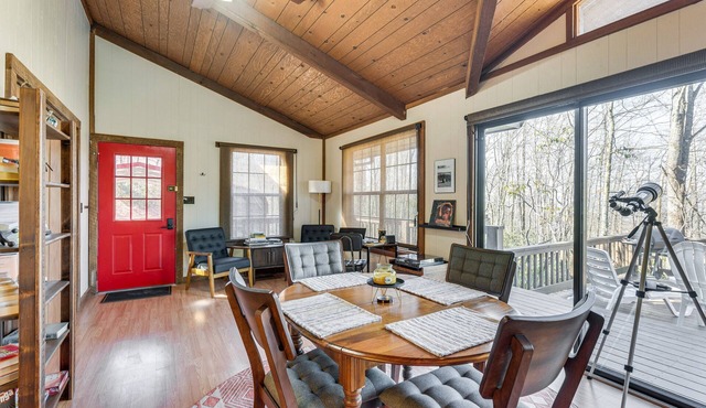 Smoky Mountain Cabin w/Fire Pit & Stunning Views!