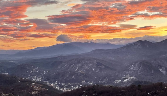 Smoky Mountain Dreaming Best Views in Gatlinburg + Indoor Pool and hot tub!