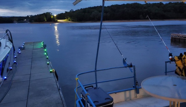 Smoky Mountain Lake Life. Family oriented with park. Disc golf on location.