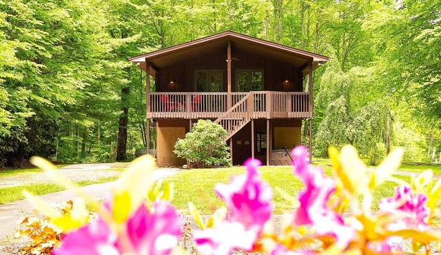 Smoky Mtn 3BR Cabin | Hot Tub Secluded Haven w/Mountain Views