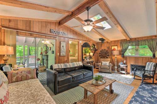 Smoky Mtn Cottage on Creek with Lanai and Forest Views