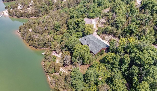Smoky Mtn Large Private Douglas Lake Lodge- 12 acres- Sevierville