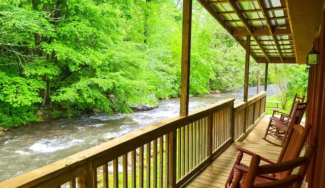 Smoky View Cottages & RV Resorts