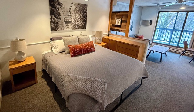 Smooth 2-minute ski to Lift Ski-in Ski-out Smuggs Condo ⭐️