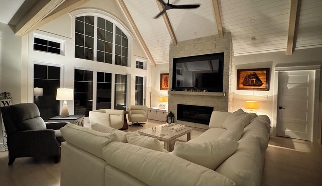 Smugglers Beach Sea HousenPrivate Newly Built Executive Ocean Front Retreat