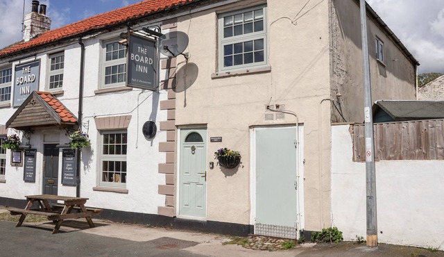 SMUGGLERS DEN, family friendly, character holiday cottage in Skipsea