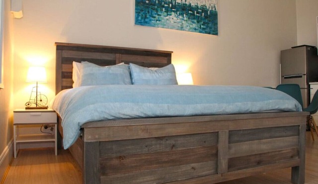 Smugglers Inn Studio Apartment 15