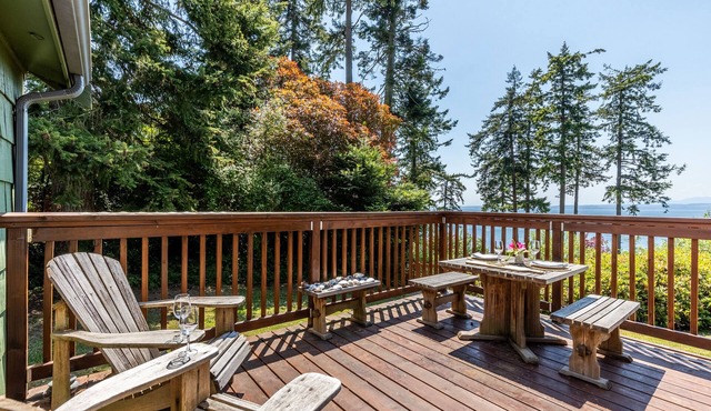 Smugglers Lagoon Beach Cottage by AvantStay