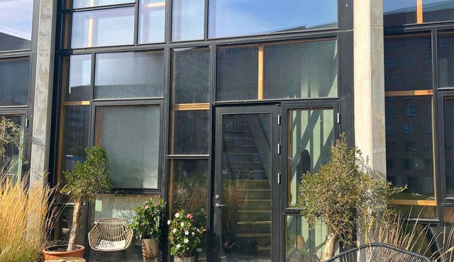 Smuk Arkitekttegnet Villa med Flere Solterrasser- til den Store Familie