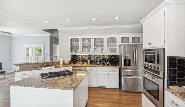 Smyrna Home w/ Pool & Hot Tub! 20 Mi to Nashville!