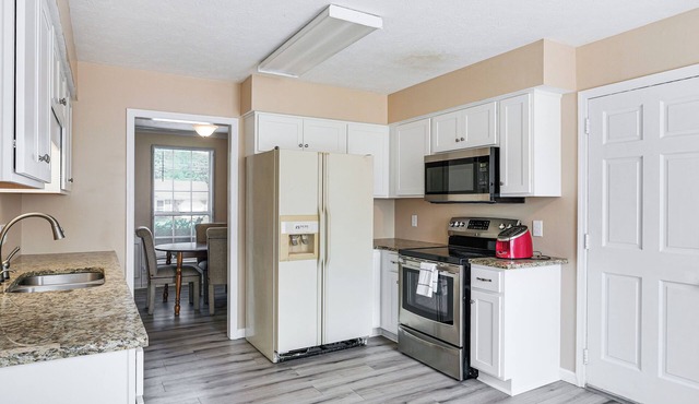 Smyrna Home w/Private Yard: 25 Mi to Nashville!