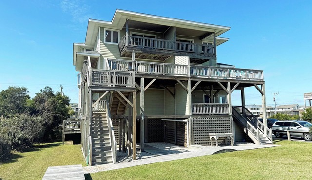 SN9615- Oceanfront Beauty! With 4 Bedrooms, Direct Beach Access, Wifi!