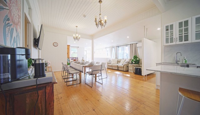 Snacks&Flicks, Cosy Queenslander Kicks-close to PA