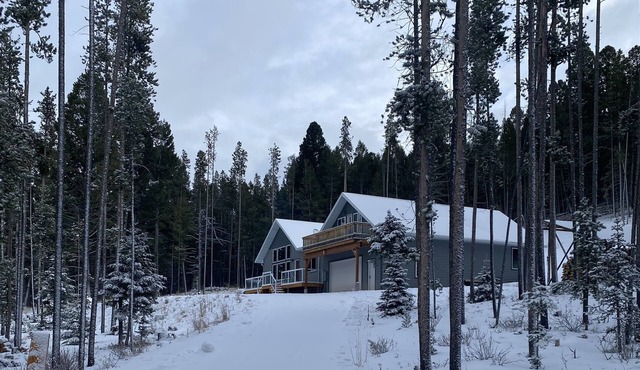 Snaggletooth Lodge - Don't miss the SNOW at Discovery & Georgetown Lake!