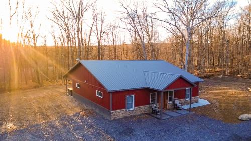 Snaggy Mountain Oasis- 3 bedroom with Hot Tub Near Trails