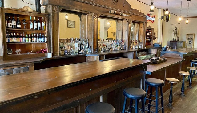 Snake Bite Saloon a downtown historic beauty