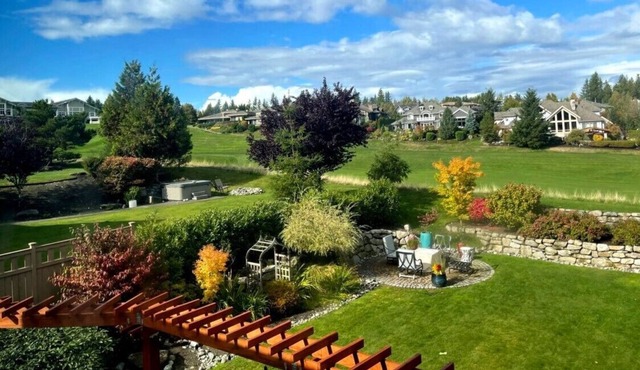 Snoqualmie Ridge Golf course retreat with AC