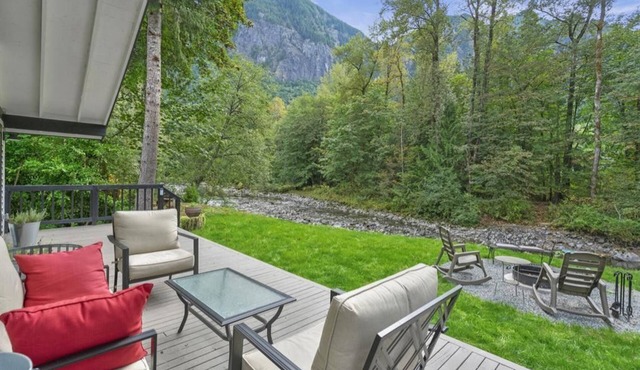 Snoqualmie River Retreat