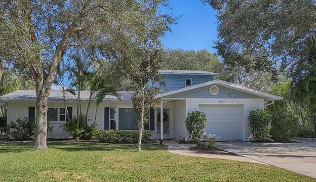 Snow Bird paradise in South Venice