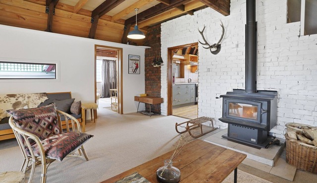 Snow Chalet - Fairlie Holiday Home