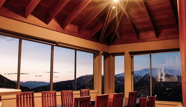 Snow Fall Lodge at Falls Creek Ski In - Ski Out