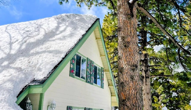 Snow Valley:10 min. Easy Drive Up/Down. CLEAN! 1900 sf. Jacuzzi Tubs. Discounts!