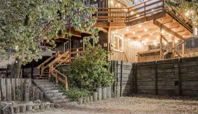 Snow Valley Retreat Luxury Cabin with Scenic Views Hot Tub & BBQ