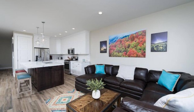 Snowbasin Area Rental near Pineview Dam EW23A