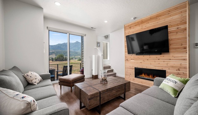 Snowbasin Chalet R5061 |Ski Escape|Firepit |Hot Tub